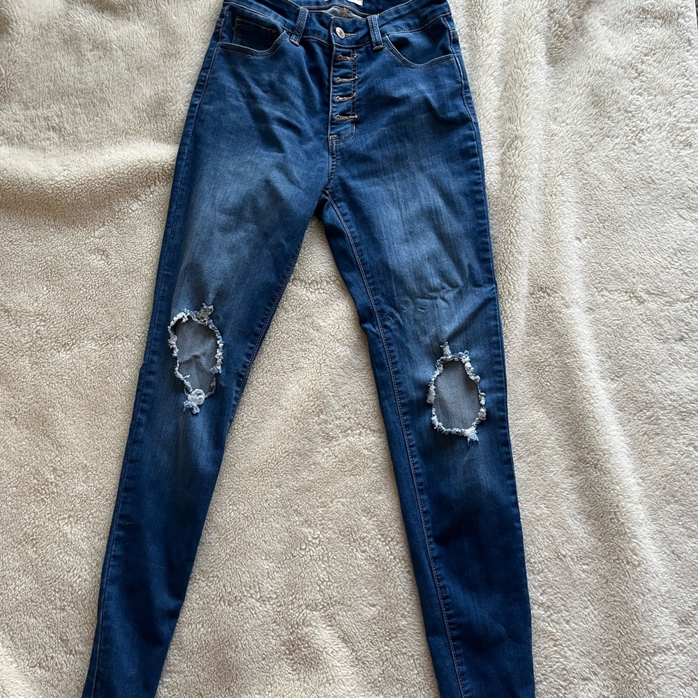 Distressed jeans SIZE 7